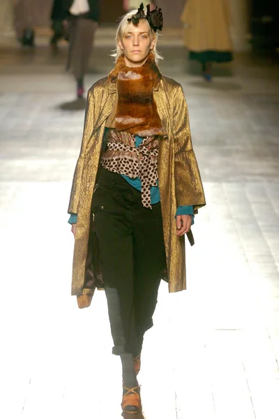 Look 13